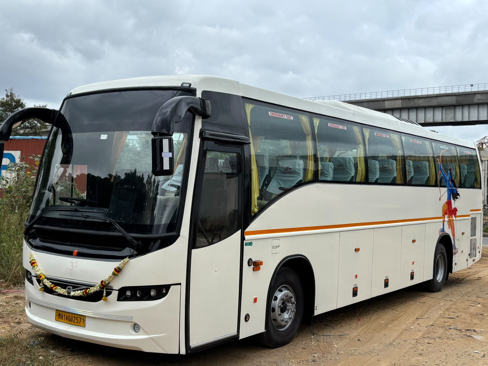 VOLVO 45 SEATER LUXURY Bus Side View
